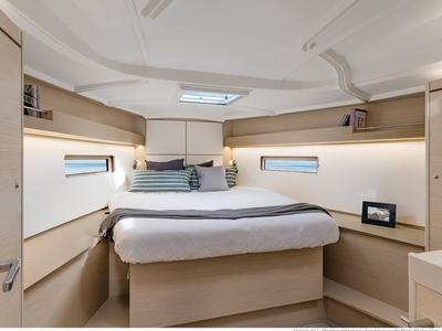 Cabin on Raz Kaiou, a Beneteau Oceanis 40.1 sailboat at Port Navalo, France