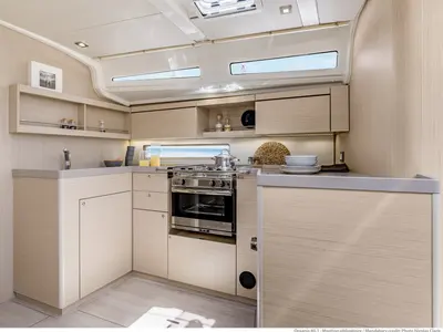 Galley of Raz Kaiou, a Beneteau Oceanis 40.1 sailboat at Port Navalo, France