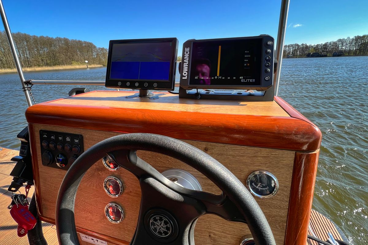 Cockpit of Seeliebe, a Woma D12 motorboat at Fürstenberg/Havel, Germany