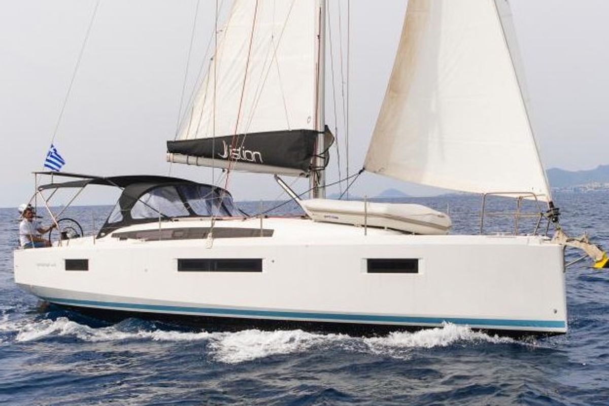 Exterior view of Anda, a Jeanneau Sun Odyssey 410 sailboat at Gouvia, Greece
