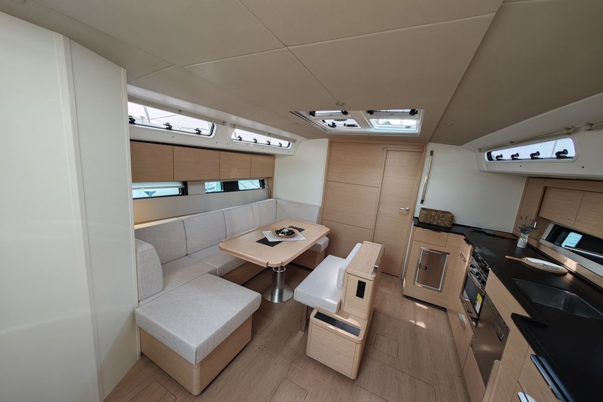 Salon of Vingilot, a Hanse Yachts Hanse 460 sailboat at Općina Medulin, Croatia