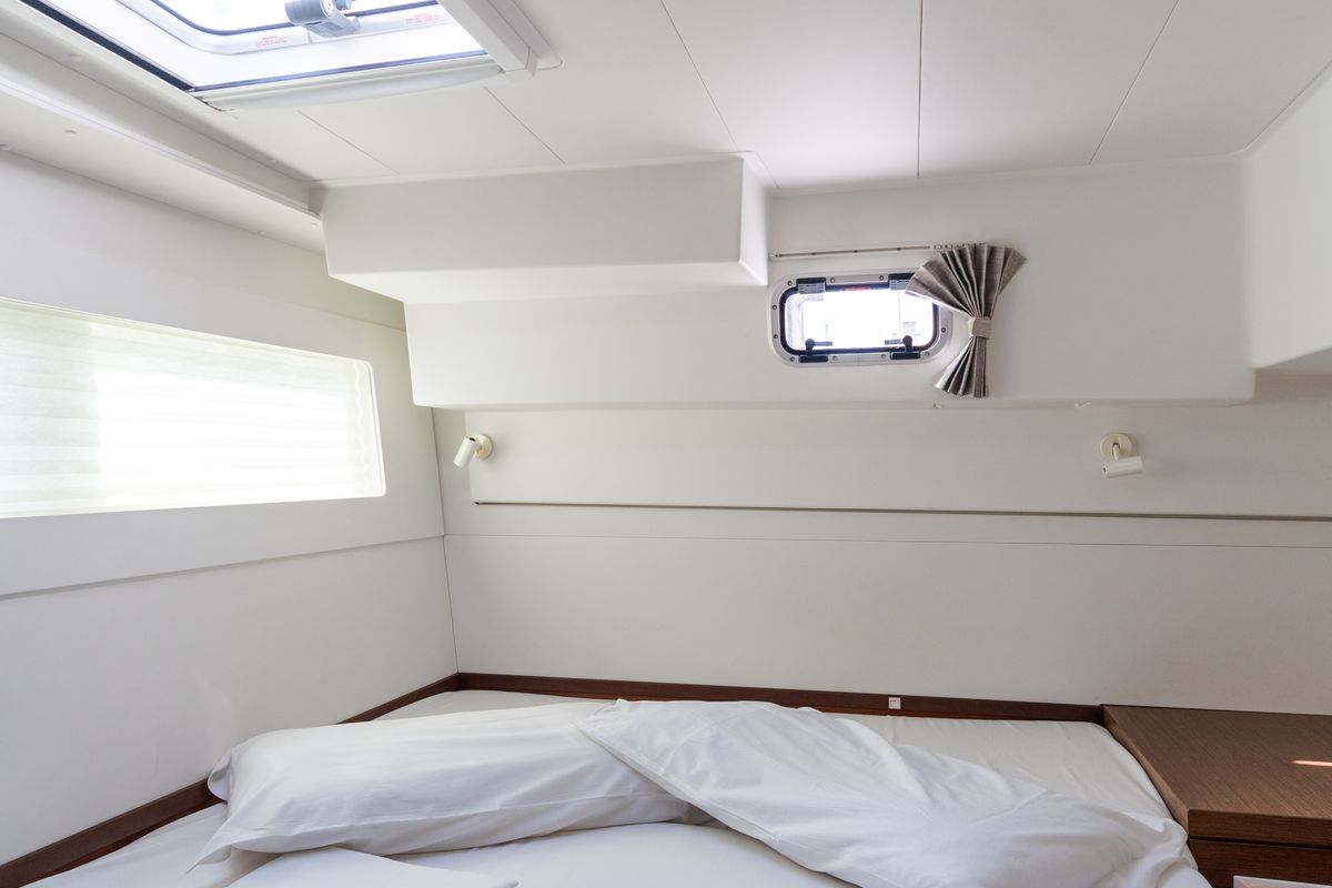 Cabin on Nereo - Standard line, a Lagoon 40 catamaran at Tonnarella, Italy