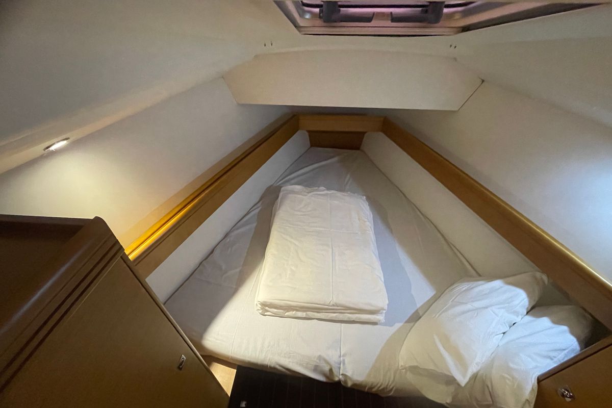 Cabin on Agatha, a Jeanneau Sun Odyssey 36i sailboat at Zadar, Croatia