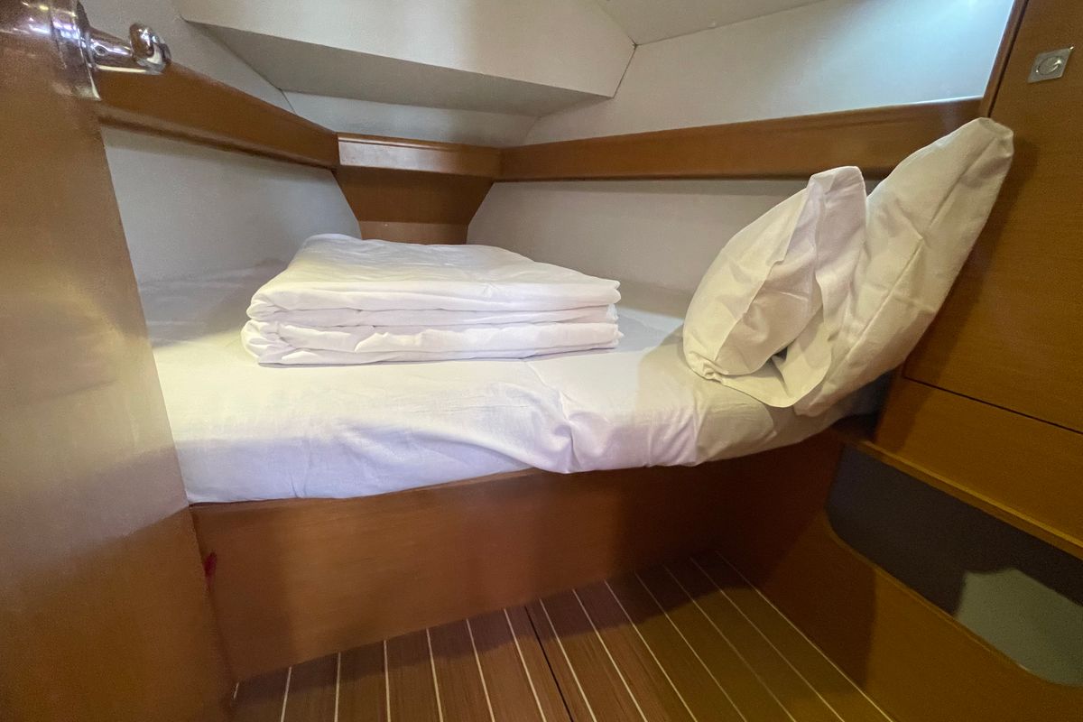 Cabin on Agatha, a Jeanneau Sun Odyssey 36i sailboat at Zadar, Croatia