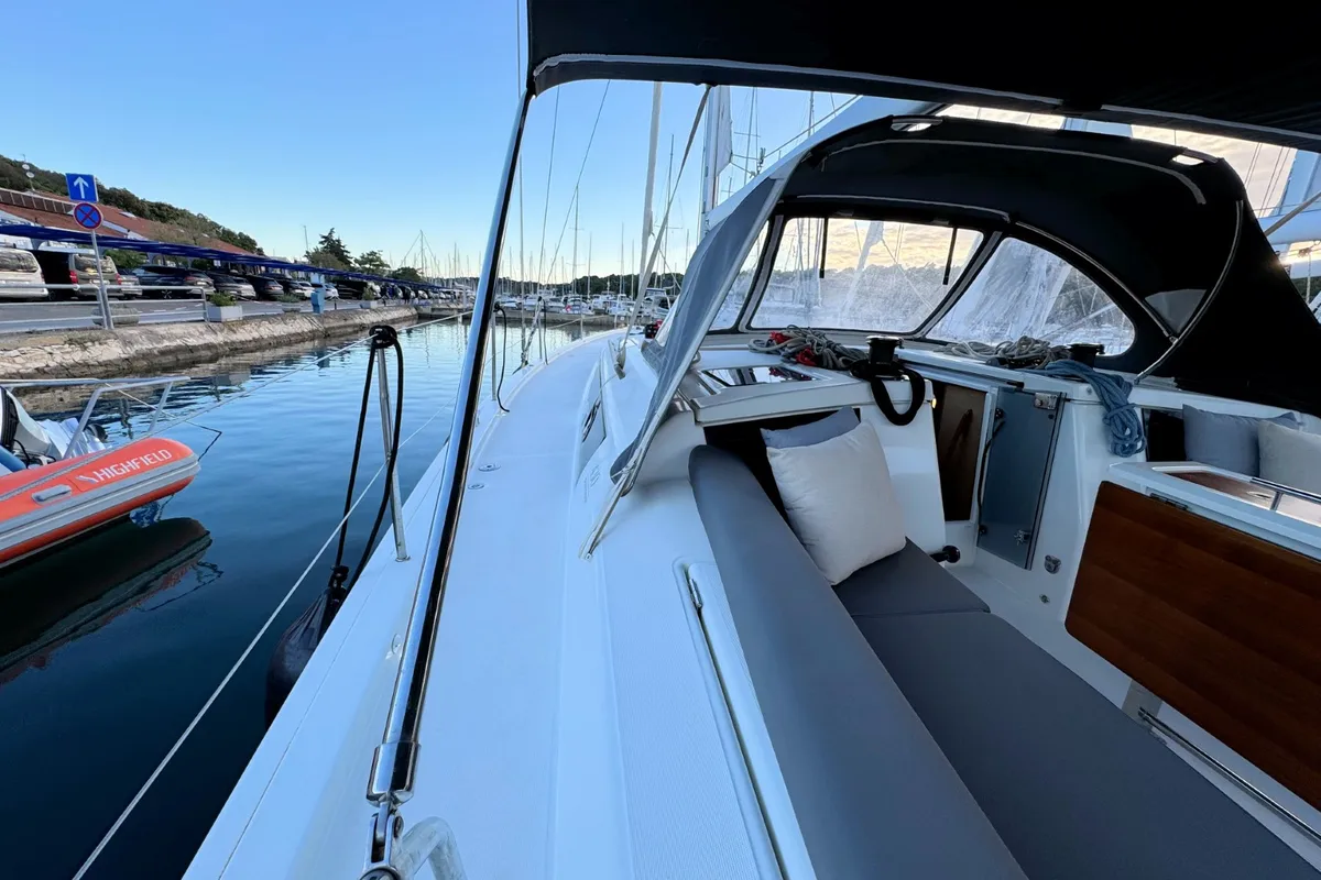 Head on Levan, a Dufour 430 GL sailboat at Grad Pula, Croatia