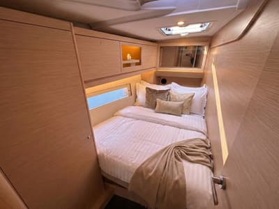 Cabin on Jéroboam, a Dufour 470 sailboat at Salerno, Italy