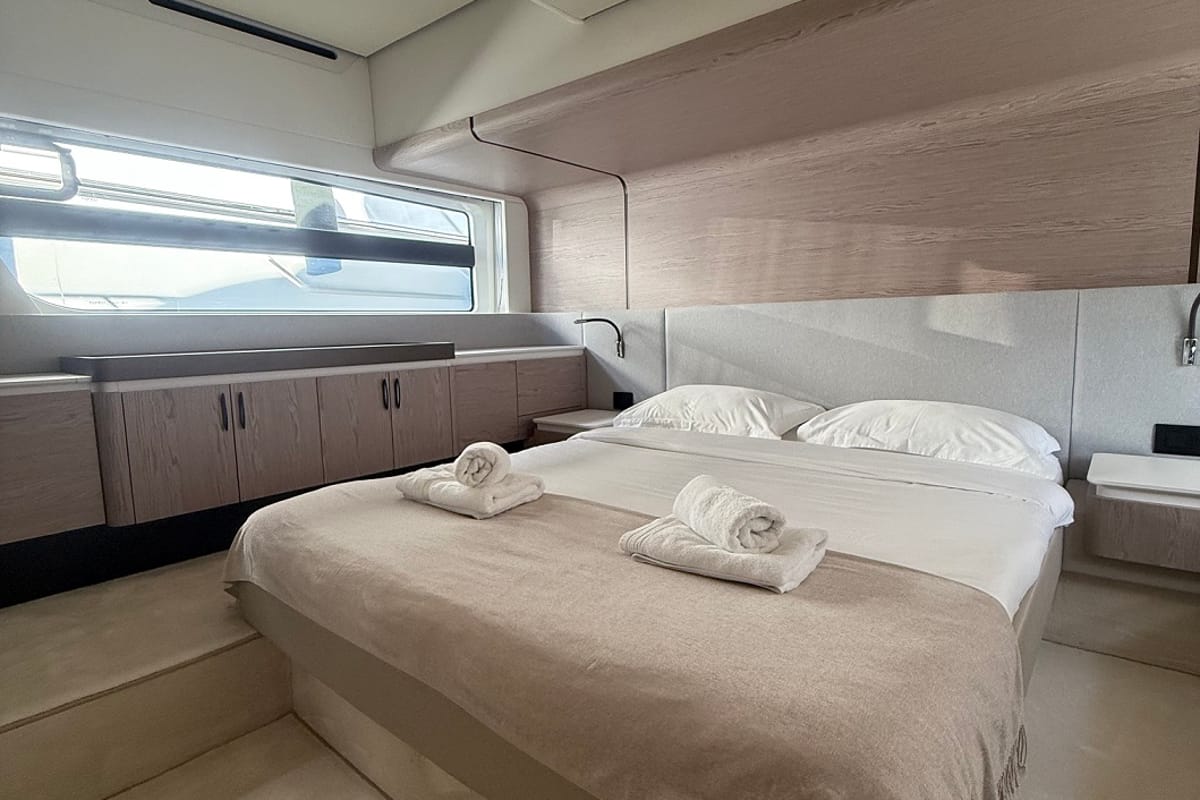 White, a Azimut 53 Fly yacht at Podstrana - Miljevac, Croatia