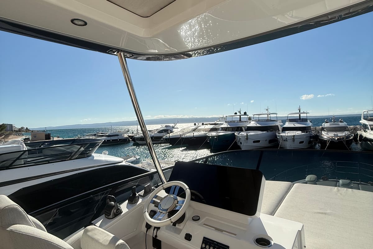 White, a Azimut 53 Fly yacht at Podstrana - Miljevac, Croatia