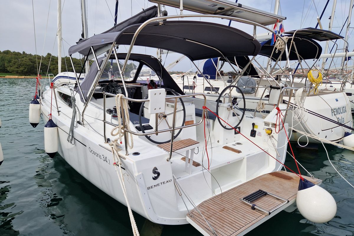Exterior view of Navicela, a Beneteau Oceanis 34.1 sailboat at Općina Medulin, Croatia