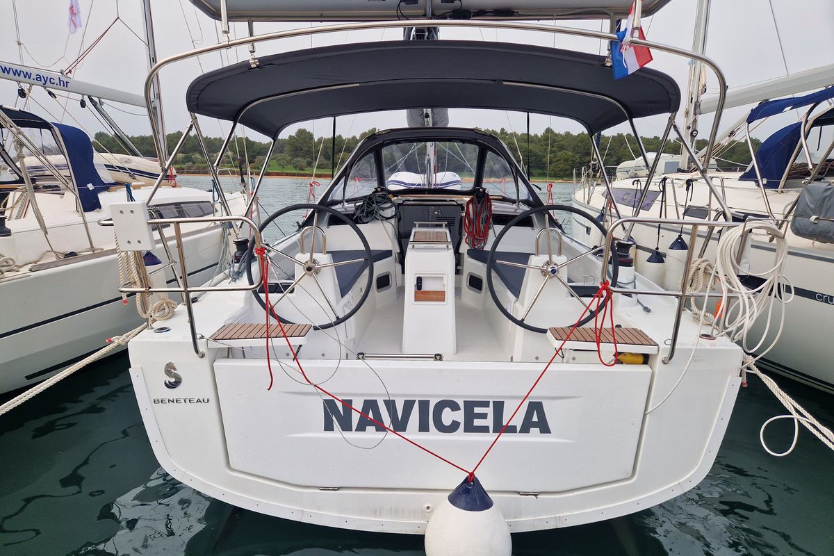 Exterior view of Navicela, a Beneteau Oceanis 34.1 sailboat at Općina Medulin, Croatia