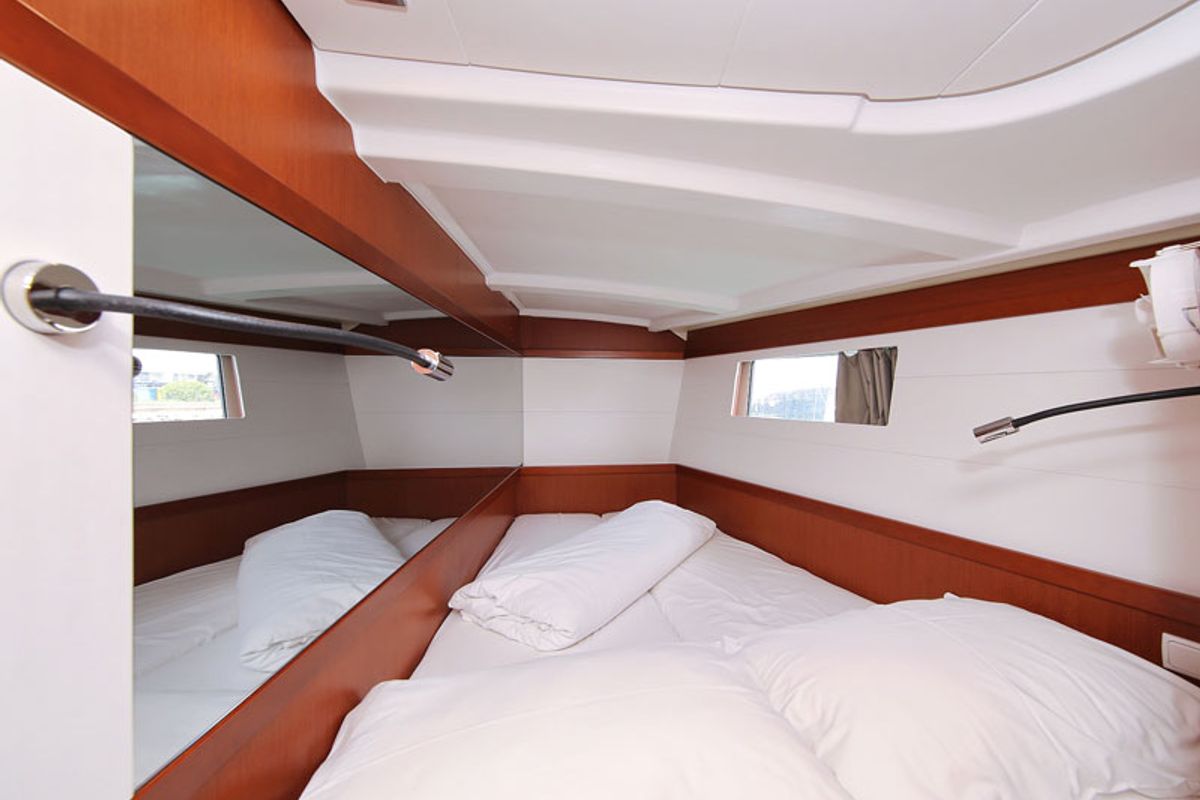 Cabin on San Clemente, a Beneteau Oceanis 48 sailboat at Općina Sukošan, Croatia