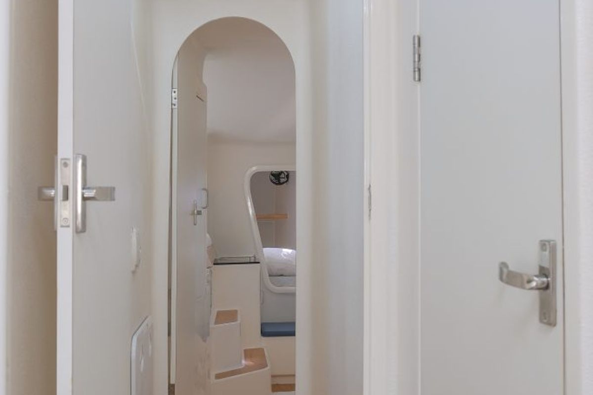Cabin on Mucho Gusto, a Voyage 480 catamaran at Ribishi, Saint Vincent and the Grenadines