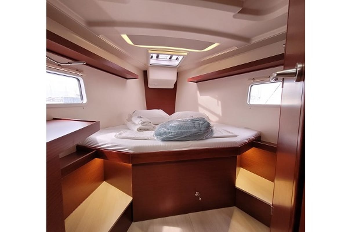 heNA, a Hanse Yachts Hanse 418 sailboat at Lavreotiki Municipal Unit, Greece