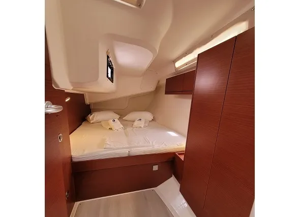heNA, a Hanse Yachts Hanse 418 sailboat at Lavreotiki Municipal Unit, Greece