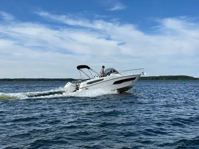 Karnic SL 702 One, a Karnic Karnic SL 702 motorboat at Göhren-Lebbin, Germany