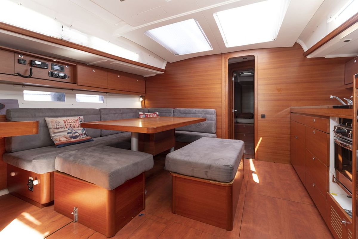 Salon of RUBIN, a Dufour 460 Grand Large sailboat at Port de Pollença, Spain