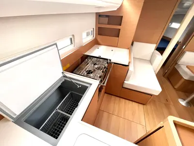 Galley of Colibrì, a Jeanneau Sun Odyssey 410 sailboat at Salerno, Italy