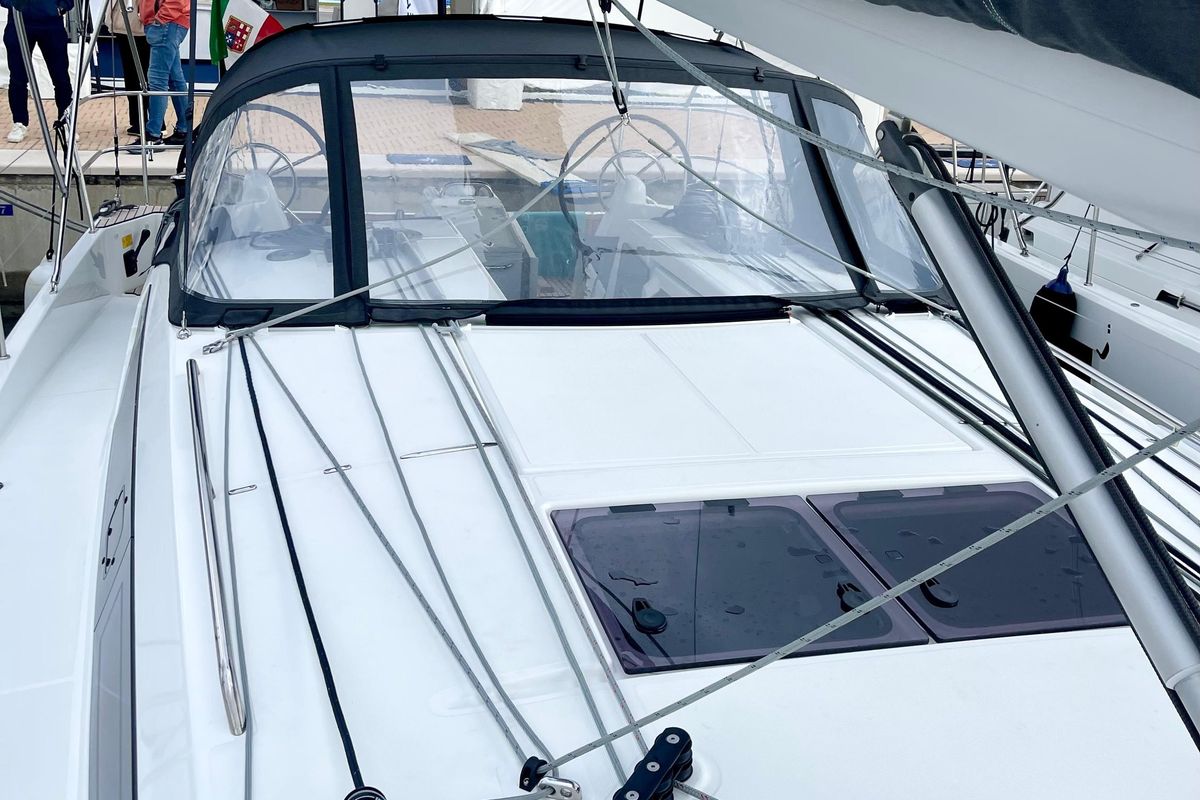 Deck of Colibrì, a Jeanneau Sun Odyssey 410 sailboat at Salerno, Italy