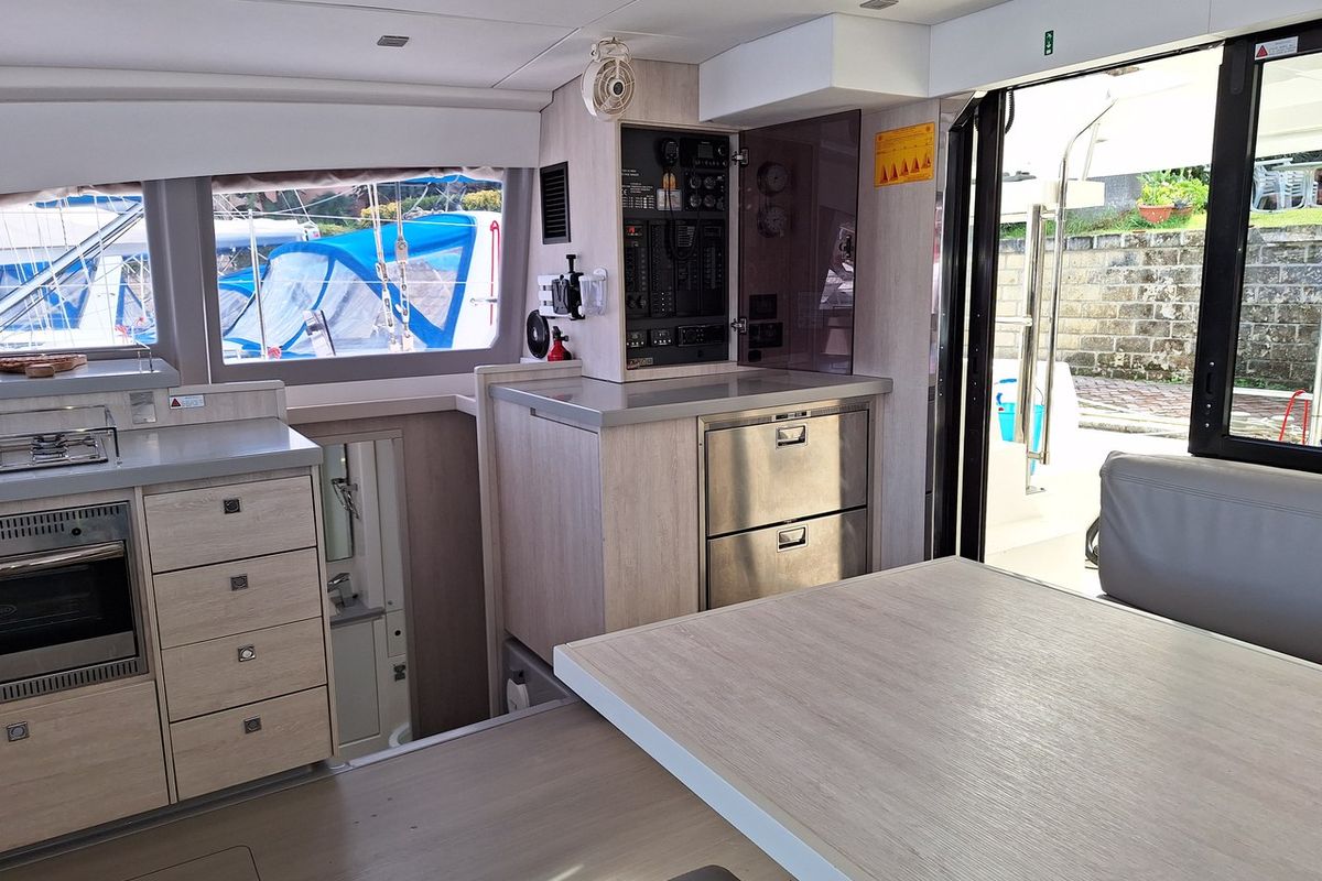 Bellambriana, a Leopard 40 catamaran at Tonnarella, Italy