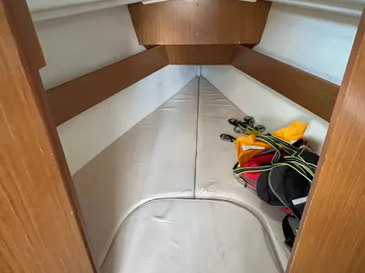 Cabin on Cabeche, a Jeanneau Sun Odyssey 29.2 sailboat at Port Navalo, France
