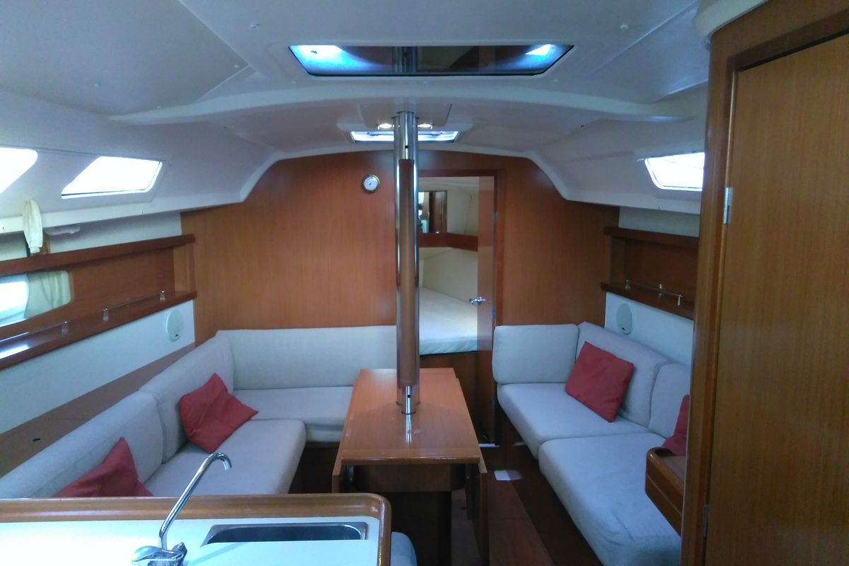 MAMMA, a Beneteau Oceanis 34 sailboat at Municipal Unit of Pteleos, Greece