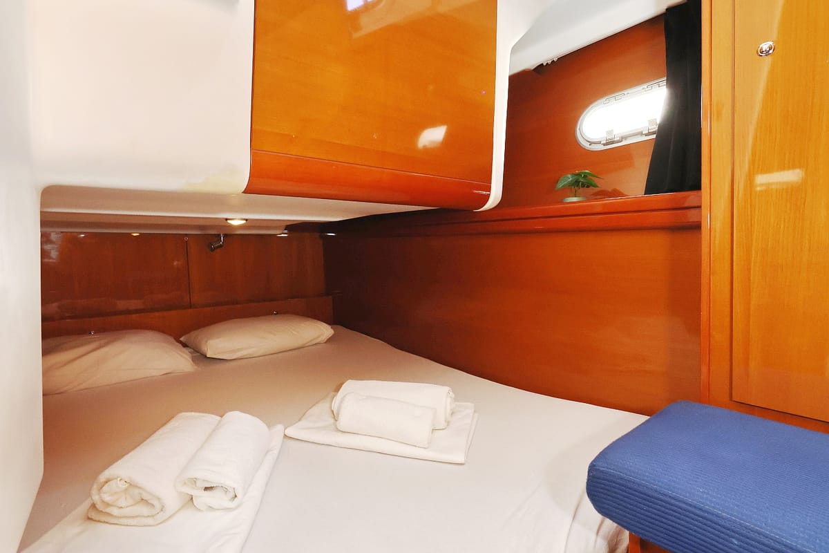 Cabin on KATANA, a Beneteau Antares 13,80 yacht at Općina Sukošan, Croatia