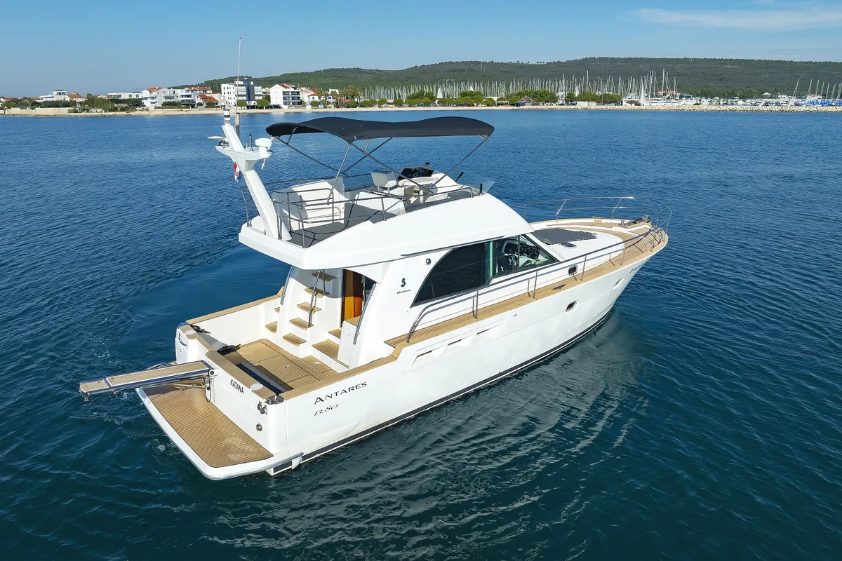 Galley of KATANA, a Beneteau Antares 13,80 yacht at Općina Sukošan, Croatia