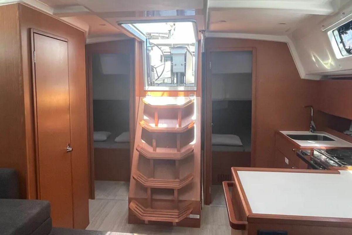Salon of BLACKBERRY, a Bavaria C42 sailboat at Parikia, Greece