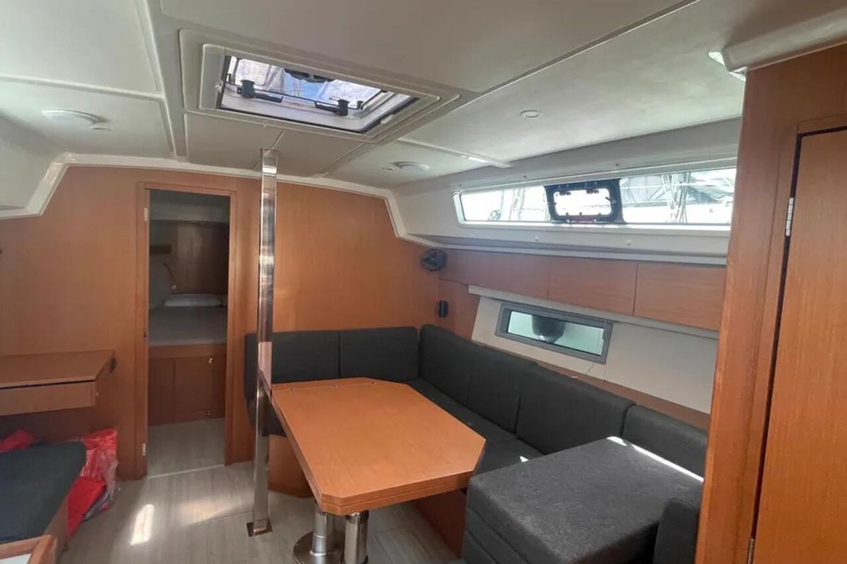 Salon of BLACKBERRY, a Bavaria C42 sailboat at Parikia, Greece