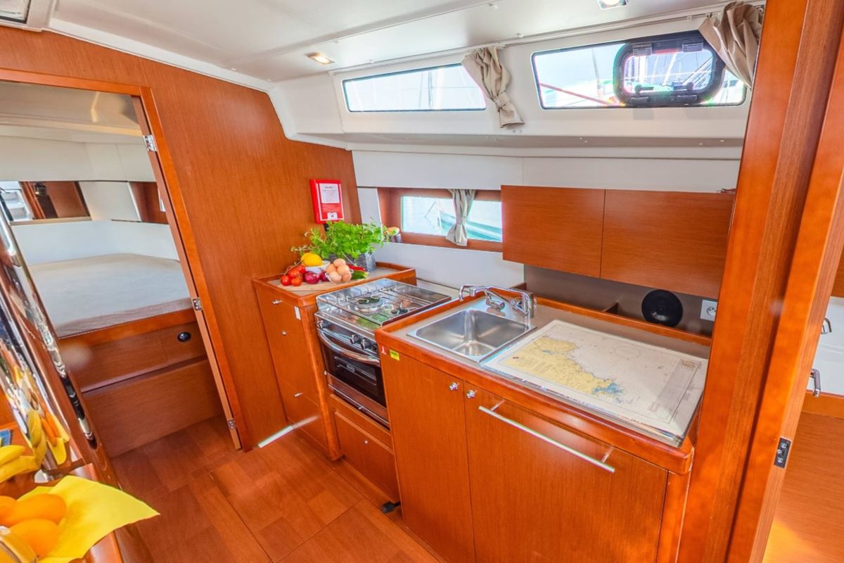 Galley of SAILOR JUPITER, a Beneteau Oceanis 38.1 sailboat at Općina Medulin, Croatia