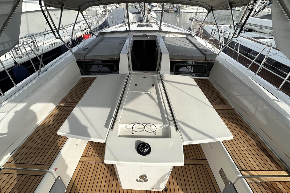 Deck of Flipper, a Beneteau Oceanis 51.1 sailboat at Palma de Mallorca, Spain