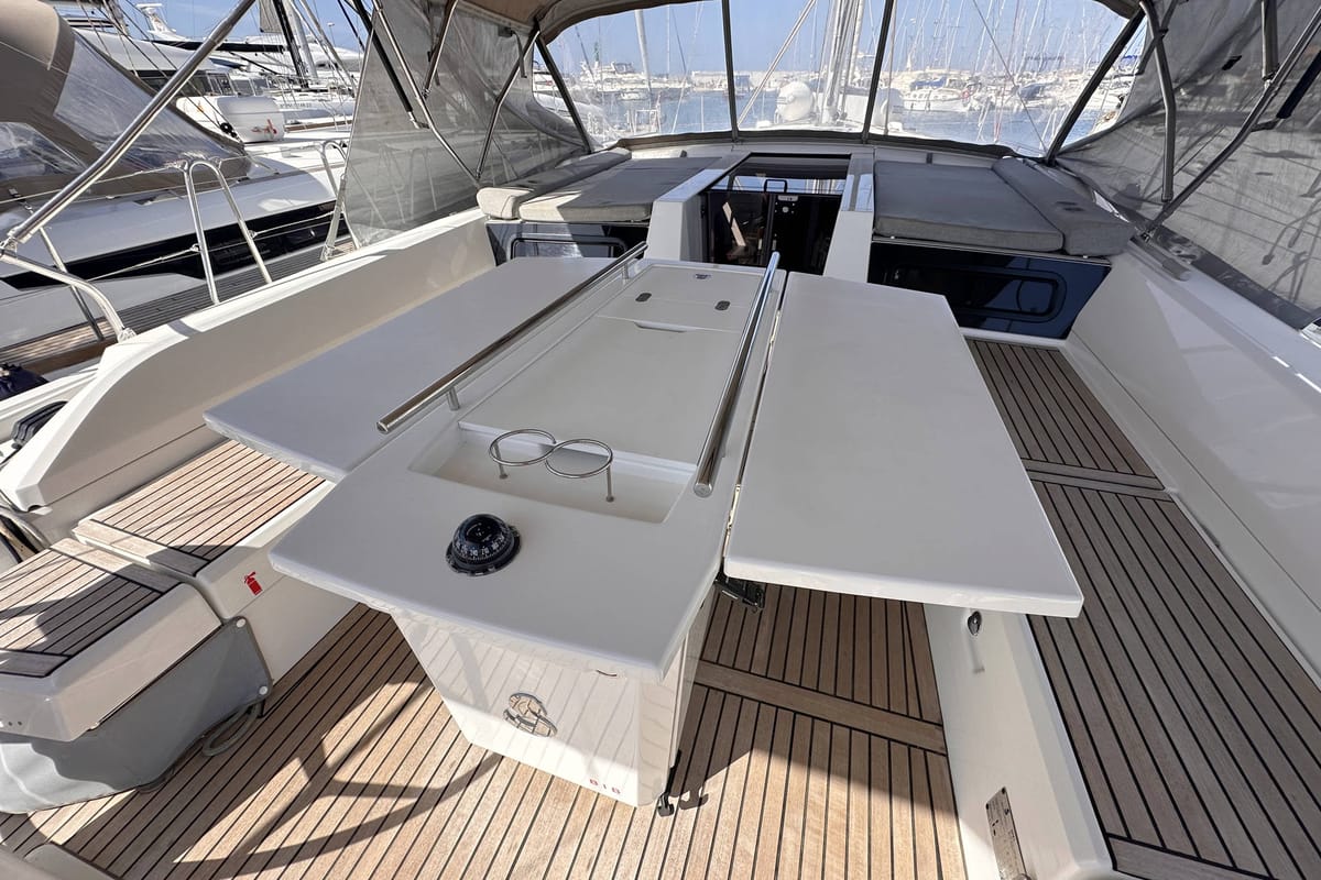Flipper, a Beneteau Oceanis 51.1 sailboat at Palma de Mallorca, Spain