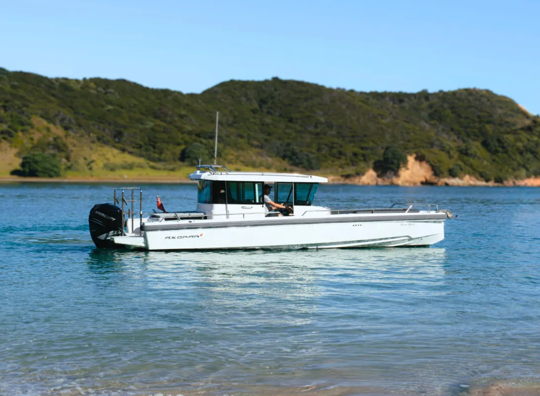 Tere Tere, a Axopar Axopar 28 motorboat at Bay of Islands, New Zealand