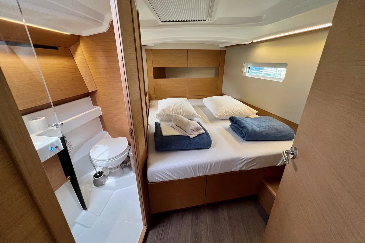 Cabin on Thalia, a Jeanneau Sun Odyssey 410 sailboat at Split, Croatia