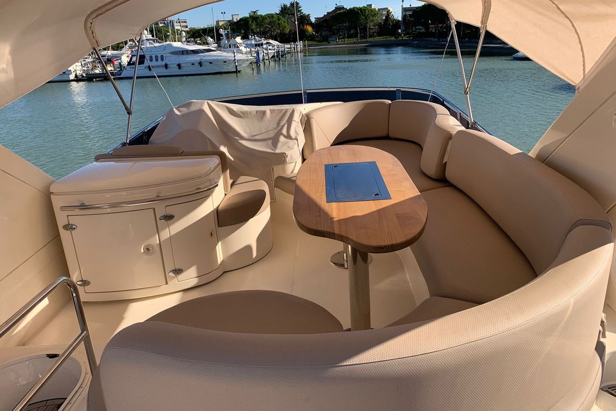 Deck of Lena, a Azimut 50 Flybridge yacht at Lignano Sabbiadoro / Lignan, Italy