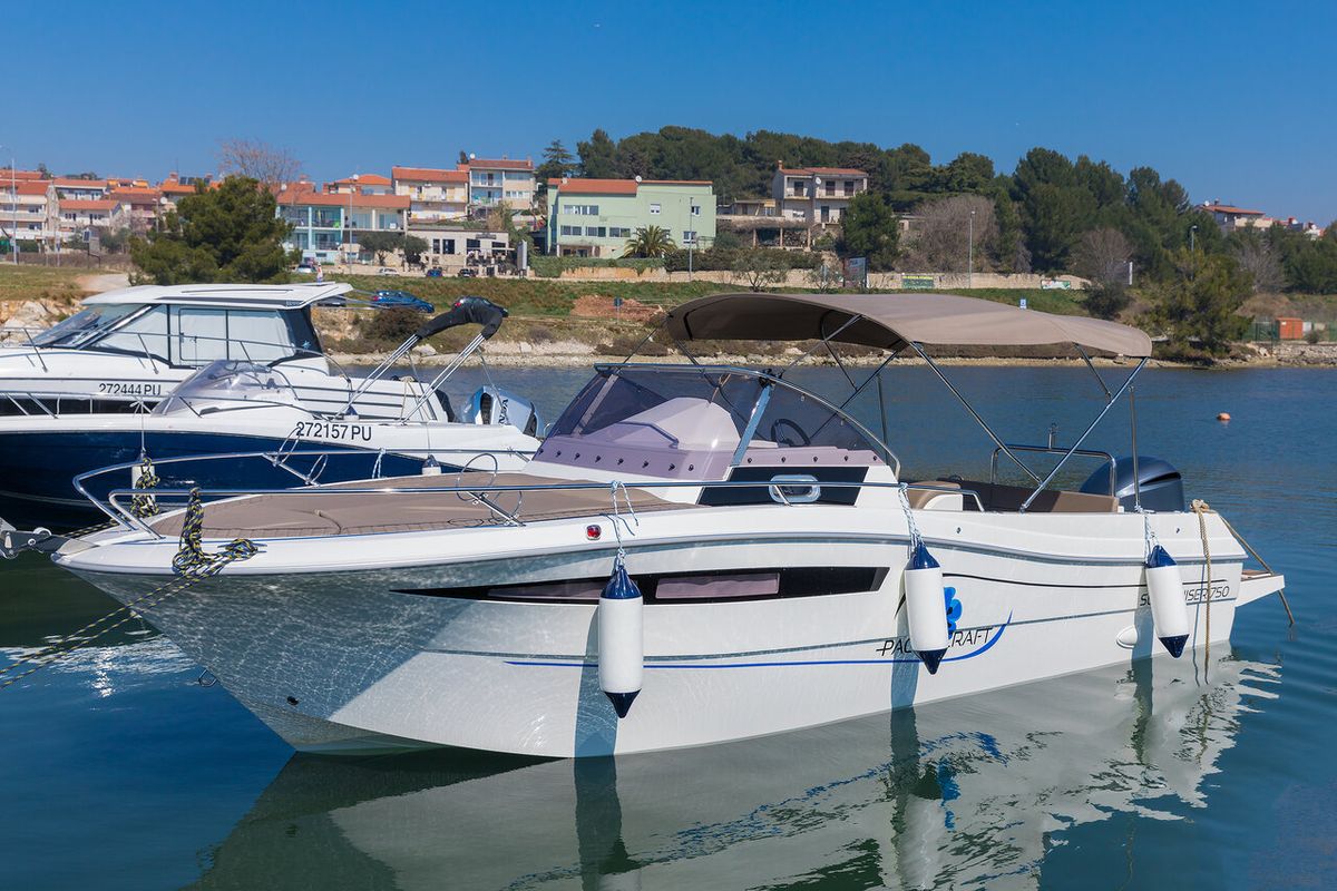 No Name, a Pacific Craft 750 Sun Cruiser motorboat at Grad Pula, Croatia