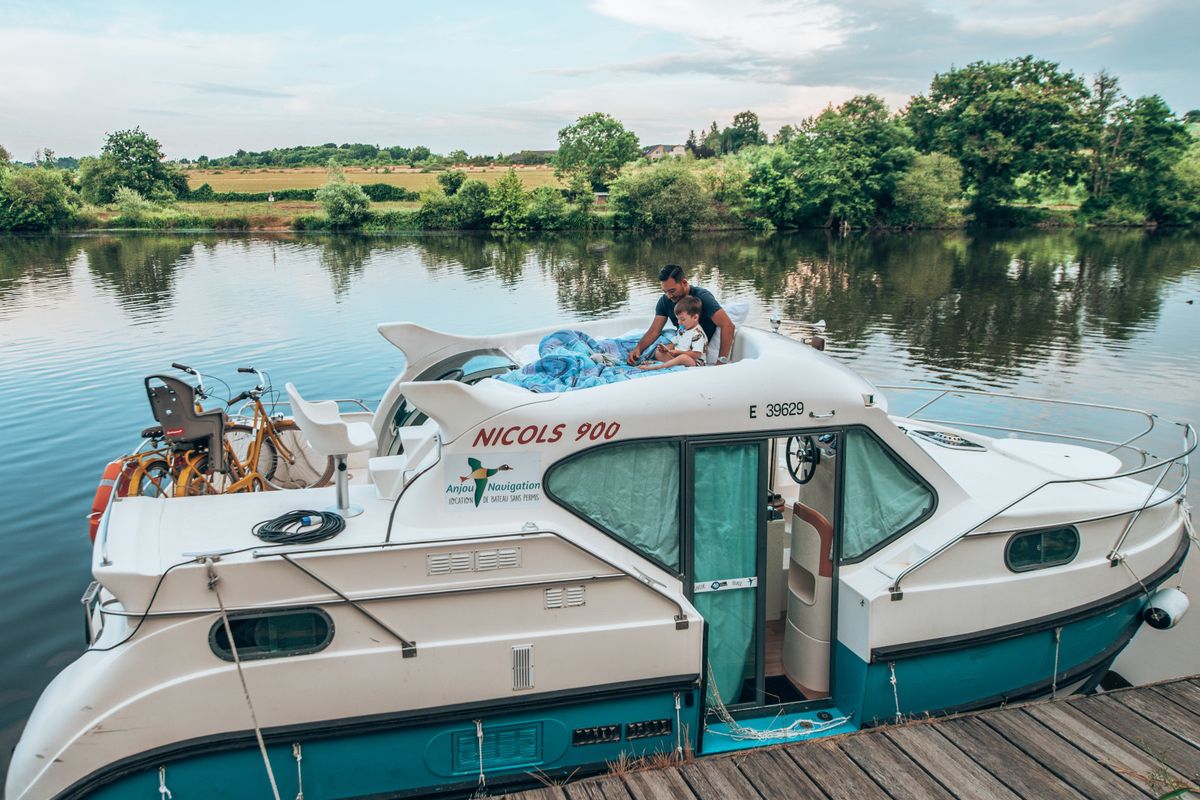 Exterior view of Allegro 1, a Nicols Confort 900 DP motorboat at Sablé-sur-Sarthe, France
