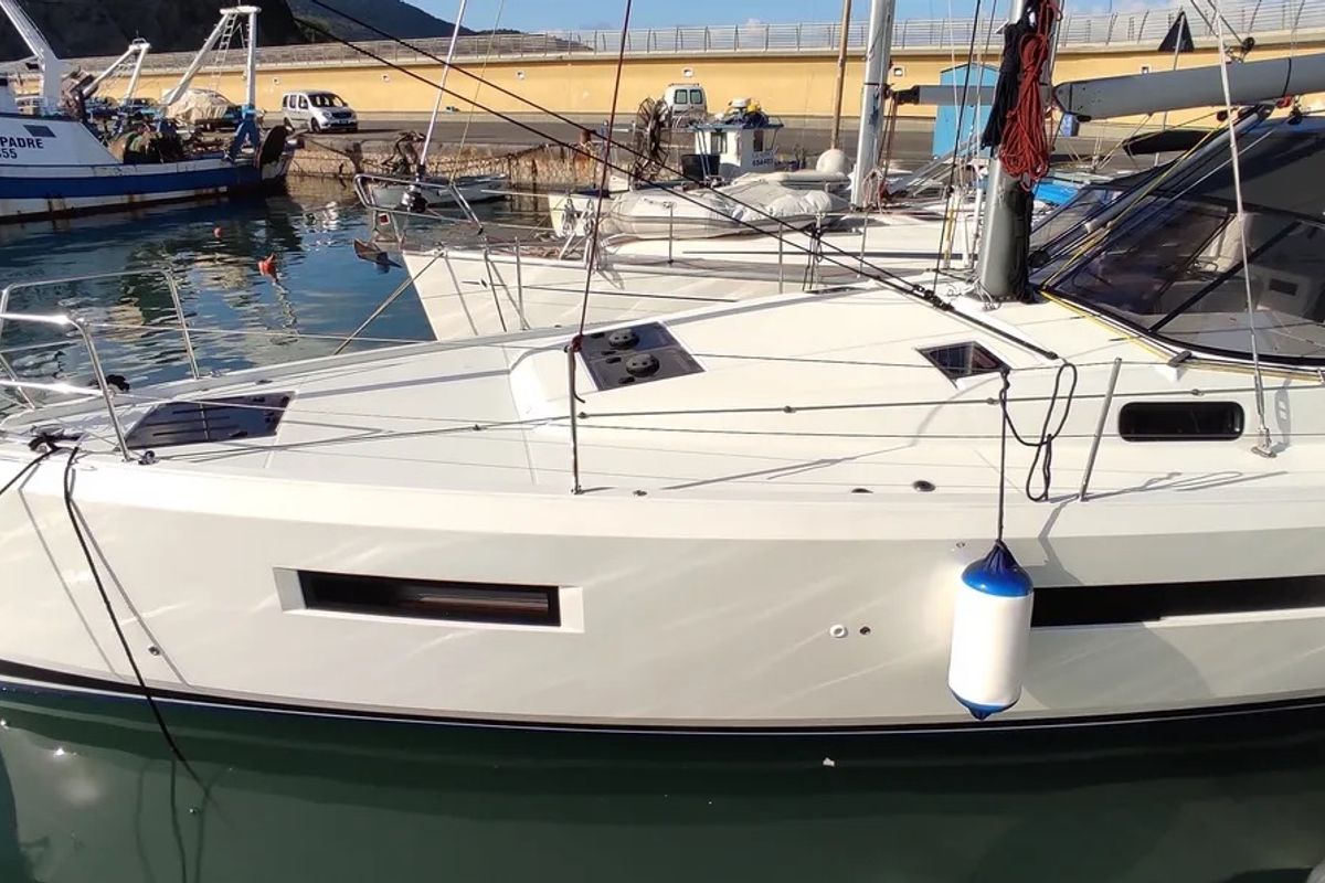 Exterior view of Granmasti, a Jeanneau Sun Loft 47 sailboat at Agropoli, Italy