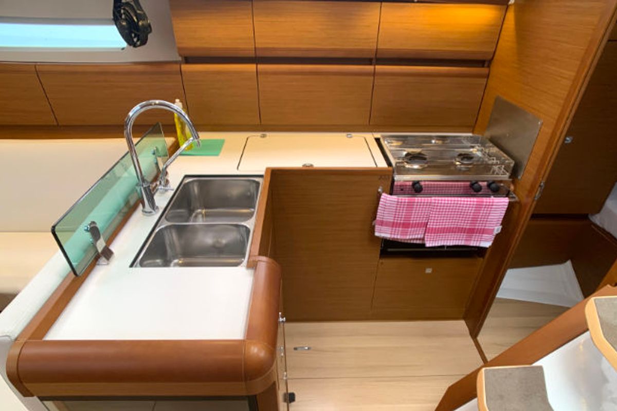 Cabin on Espresso, a Jeanneau Sun Odyssey 419 sailboat at Općina Rogoznica, Croatia