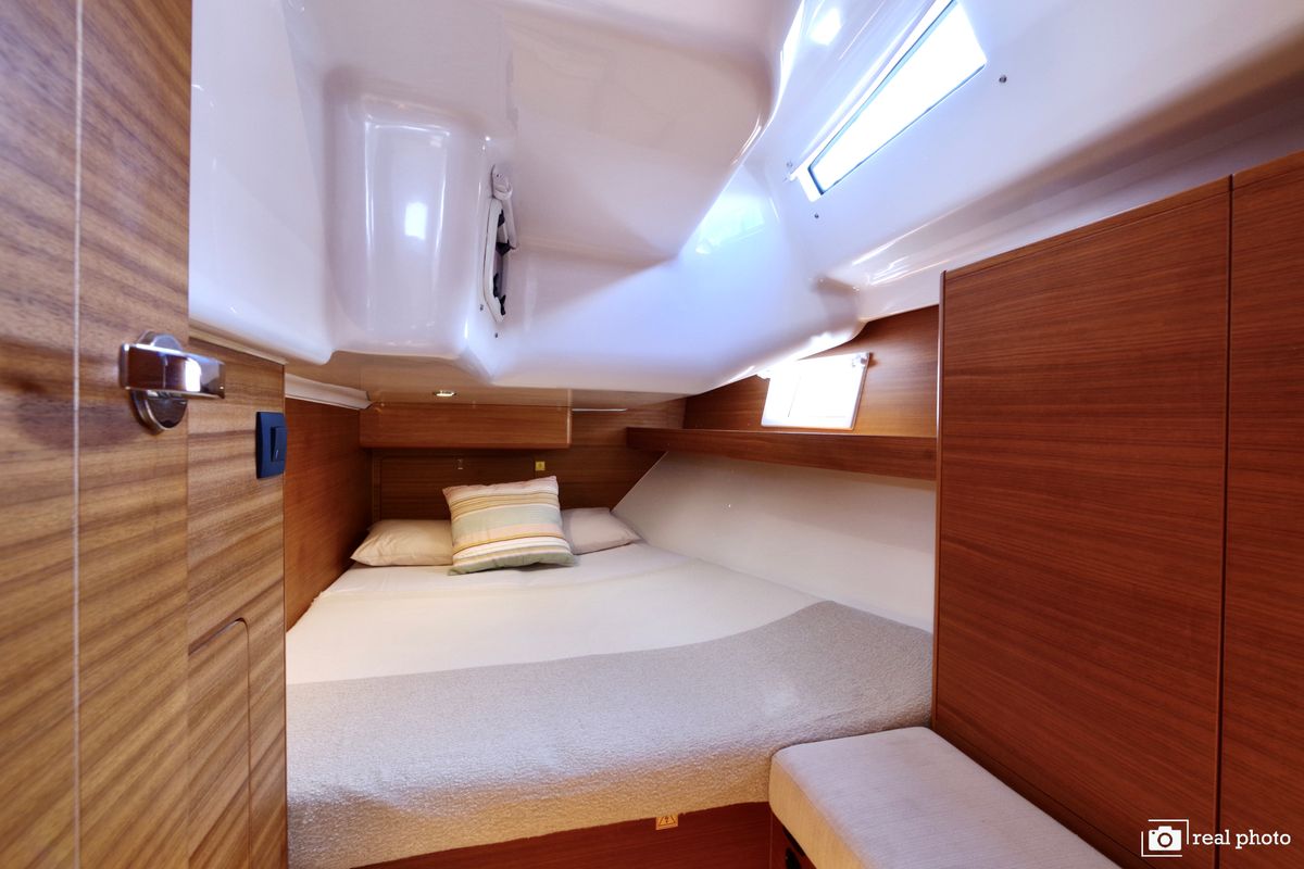 Cabin on Corgi, a Elan Impression 45.1 sailboat at Cannigione, Italy