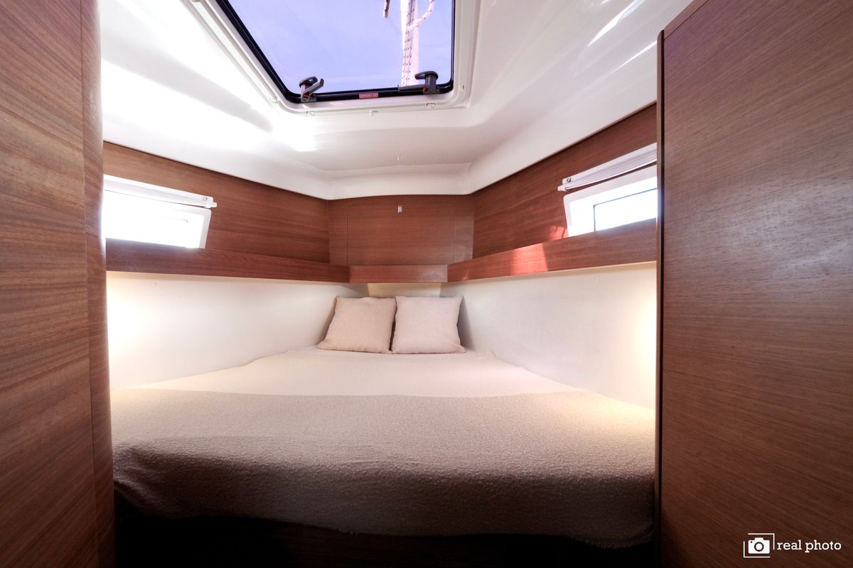 Cabin on Corgi, a Elan Impression 45.1 sailboat at Cannigione, Italy