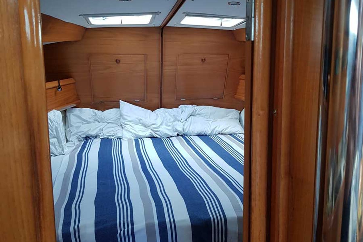 Cabin on Rapsodia, a Jeanneau Sun Odyssey 45.2 sailboat at Gouvia, Greece