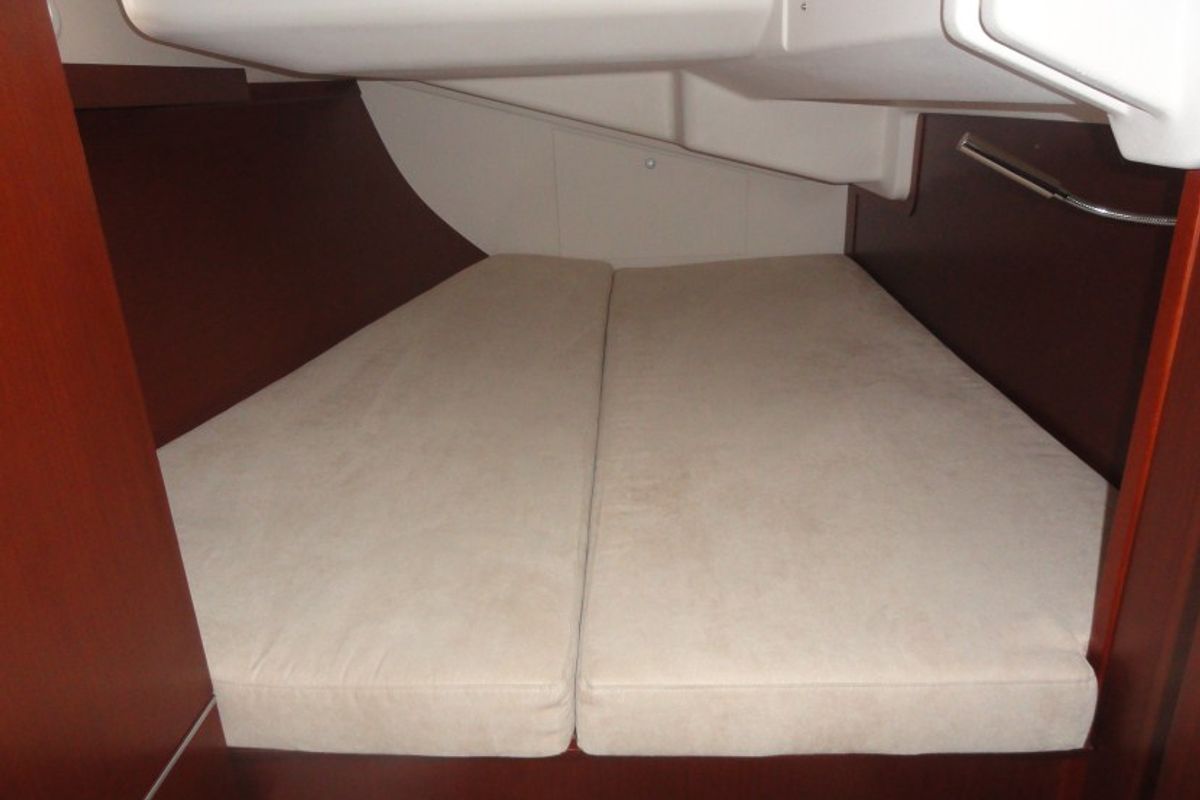 Cabin on Riana, a Hanse Yachts Hanse 385 sailboat at Grad Pula, Croatia