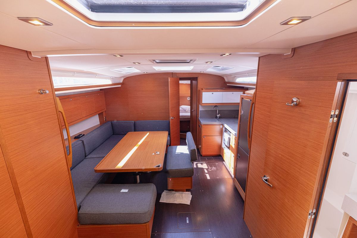 Salon of BALU, a Dufour 470 sailboat at Grad Kaštela, Croatia