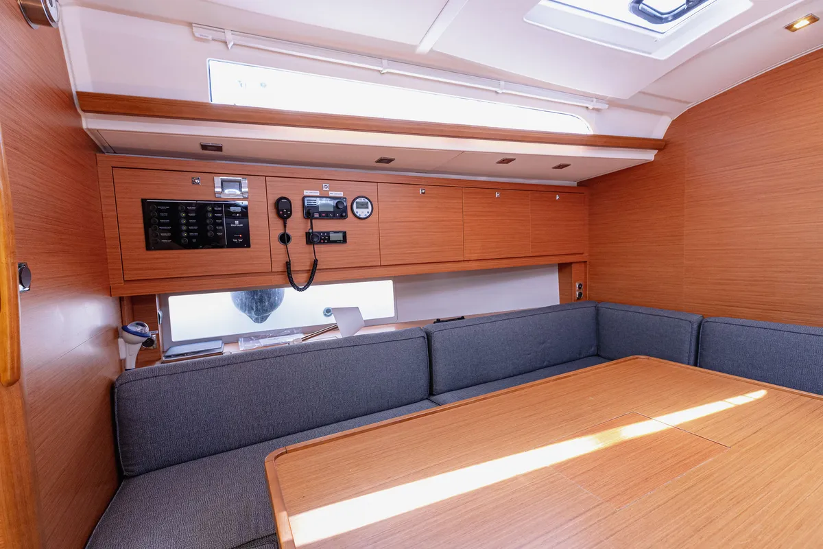 Salon of BALU, a Dufour 470 sailboat at Grad Kaštela, Croatia
