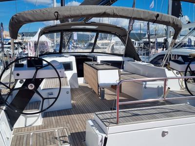 Le Vagabond 2, a Dufour 470 sailboat at Marseille, France