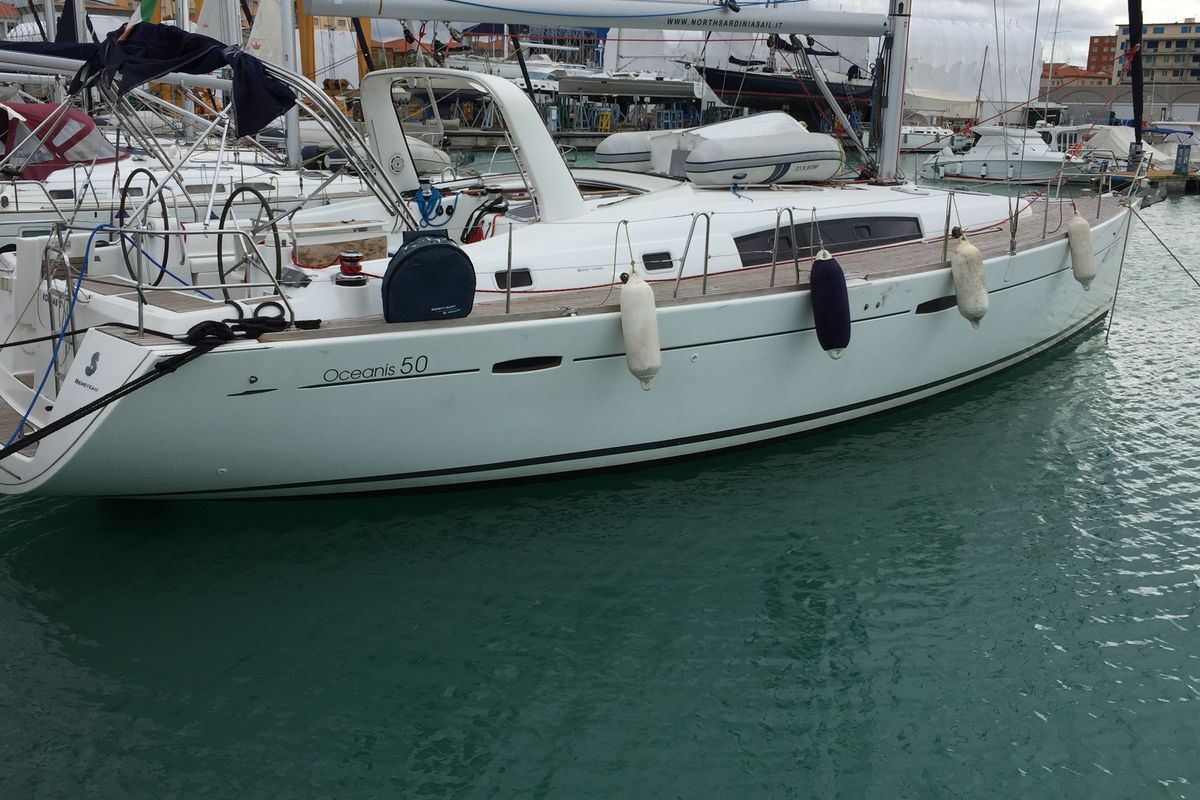 Cabin on Kochab II, a Beneteau Oceanis 50 Family sailboat at Olbia, Italy