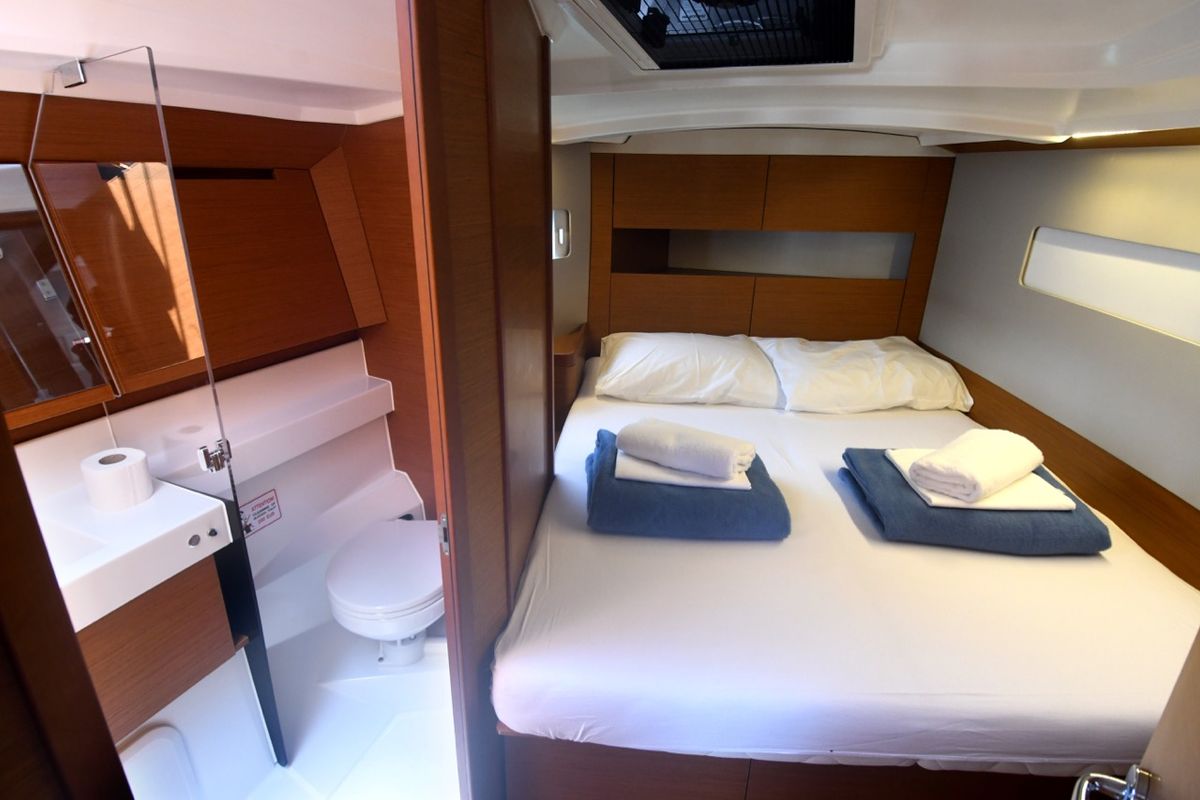 Cabin on Signum Bravo, a Jeanneau Sun Odyssey 410 sailboat at Dubrovnik, Croatia