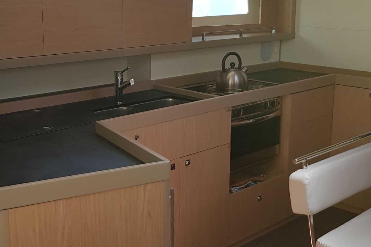 Galley of Senza Pensieri III, a Beneteau Oceanis 45 sailboat at Tonnarella, Italy