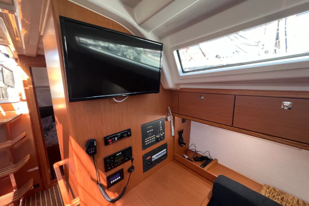 Cabin on Mia, a Bavaria Cruiser 37 sailboat at Split, Croatia